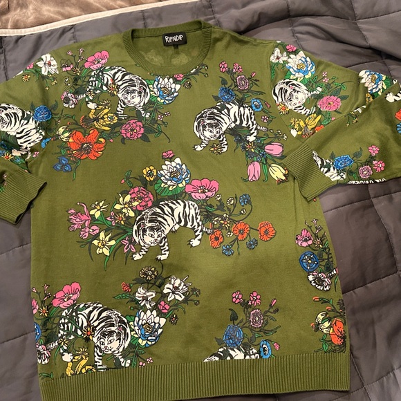 Ripndip Floral Tiger Nerm sweater - Green and neff Lawrence 3 tone Beanie - Picture 4 of 5